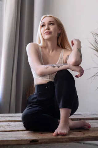 Порнозвезда: Toma Mur