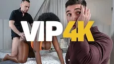 Порнозвезда: VIP4K
