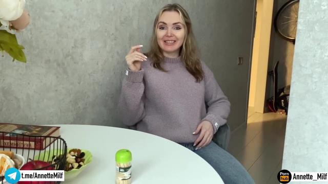 Анна Сергеевна развратила комп-задрота сына лучшей подруги