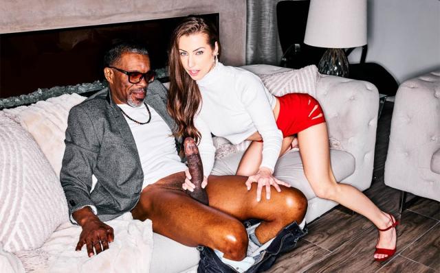 Белоснежка оказалась очень жадной до большого черного члена