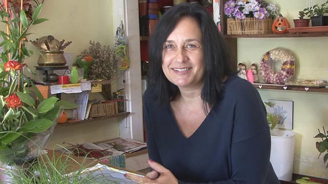 Что скажет милфа работающая за гроши в гетто За деньги да за деньги да