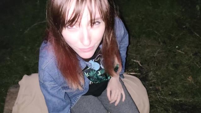 Лейтенант ФСБ-МВД заставил сосать член молодую алкашку на берегу речки