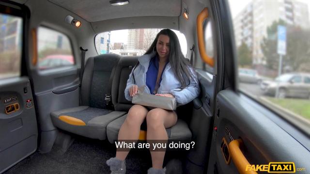 Маршрут построен через 300 метров поверните в очко пассажирки