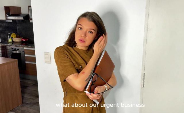 Милый я опаздываю мне некогда минетить Потом пософофоээээ