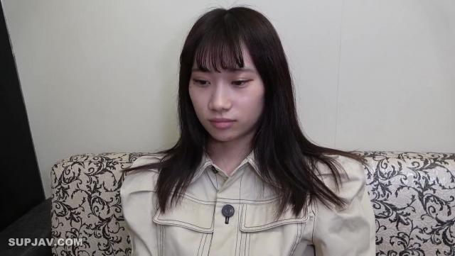 На кастинге молодая японка впервые увидела член больше 10 см без цензуры