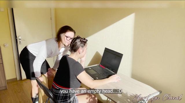 Насмотревшись порно с нашего сайта кудрявый задрот вдул сводной сестре