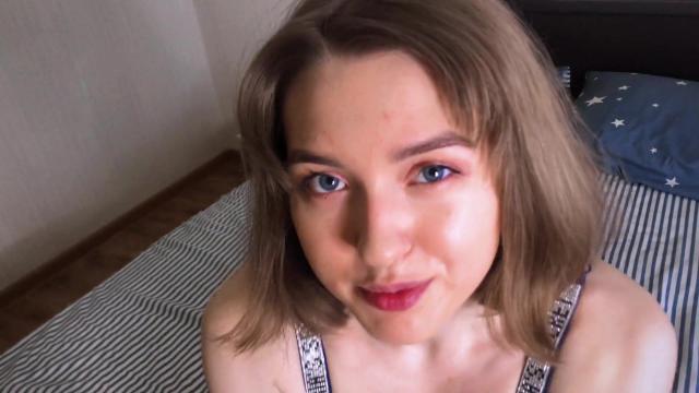 Натуральная русская Саша сделала ёбарю утренний потрахун