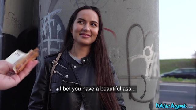 Негодяй заплатил студентке лишь за миньет но таки присунул в киску