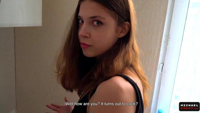 Плиту включать девченка не умеет зато ноги всегда по команде раздвигает