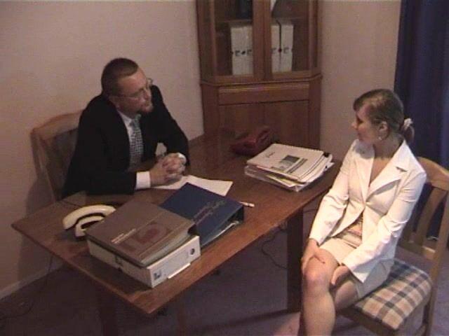 По кличке Кобель в Балашихе за сношения с ученицами задержан директор колледжа оперативная съёмка МВД скрытой камерой