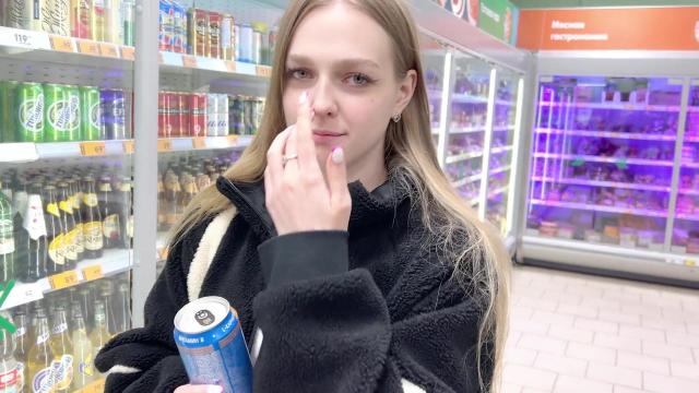 Привет я Маша-экстремалка хочешь член пососу