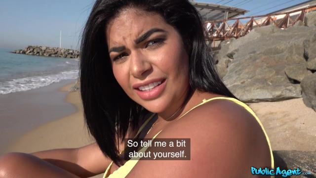 Пышная латина запросто отдалась пикаперу