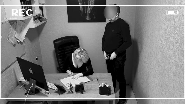 Рабочий день с перчиком Как директор трахнул подчиненную на скрытую камеру