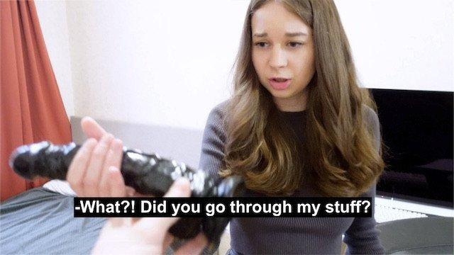 Слышь соседка у тебя многовато секс игрушек На попробуй настоящий хуй