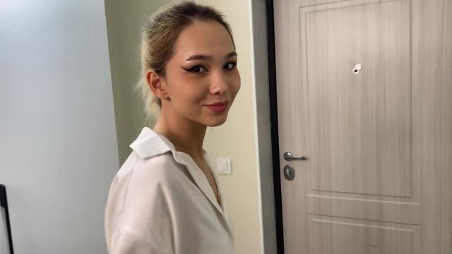 Специальное предложение - при покупке квартиры пизда риелторки в подарок