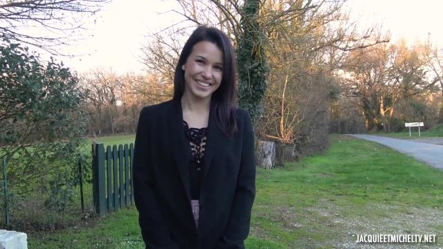 Трахнул в джакузи очень милую францужайку