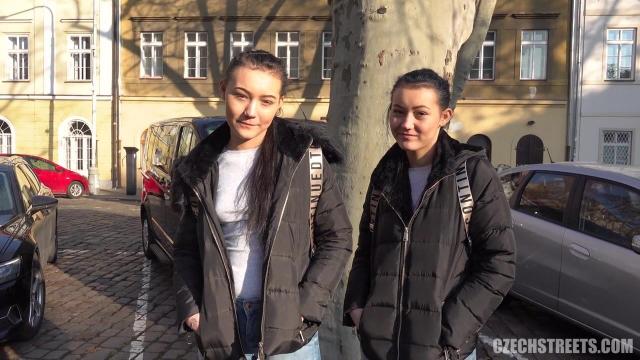 Вижу на улице близняшек - сразу иду к ним домой и ебу обоих